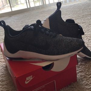 Nike Lunarestoa 2 SE. Purchased for woman